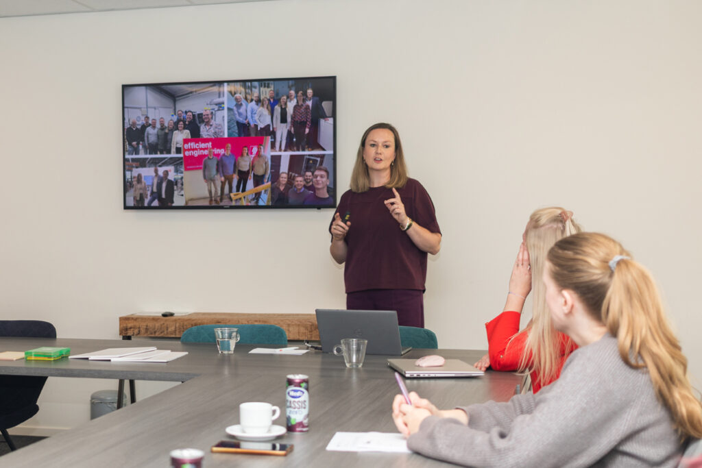 Sfeerfoto 3 van 12 van het event Maak impact met jezelf in de hoofdrol met Chantal van Koesveld en Leonie Reijers, Achterhoekse Marketeers, 16 oktober 2026