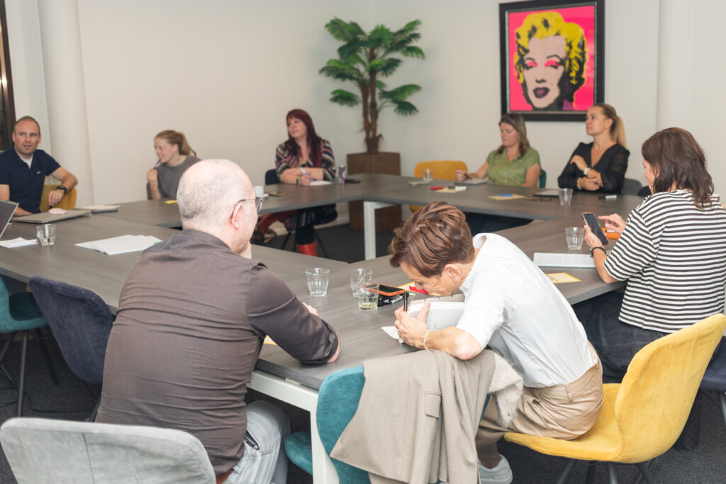 Sfeerfoto 6 van 12 van het event Maak impact met jezelf in de hoofdrol met Chantal van Koesveld en Leonie Reijers, Achterhoekse Marketeers, 16 oktober 2026